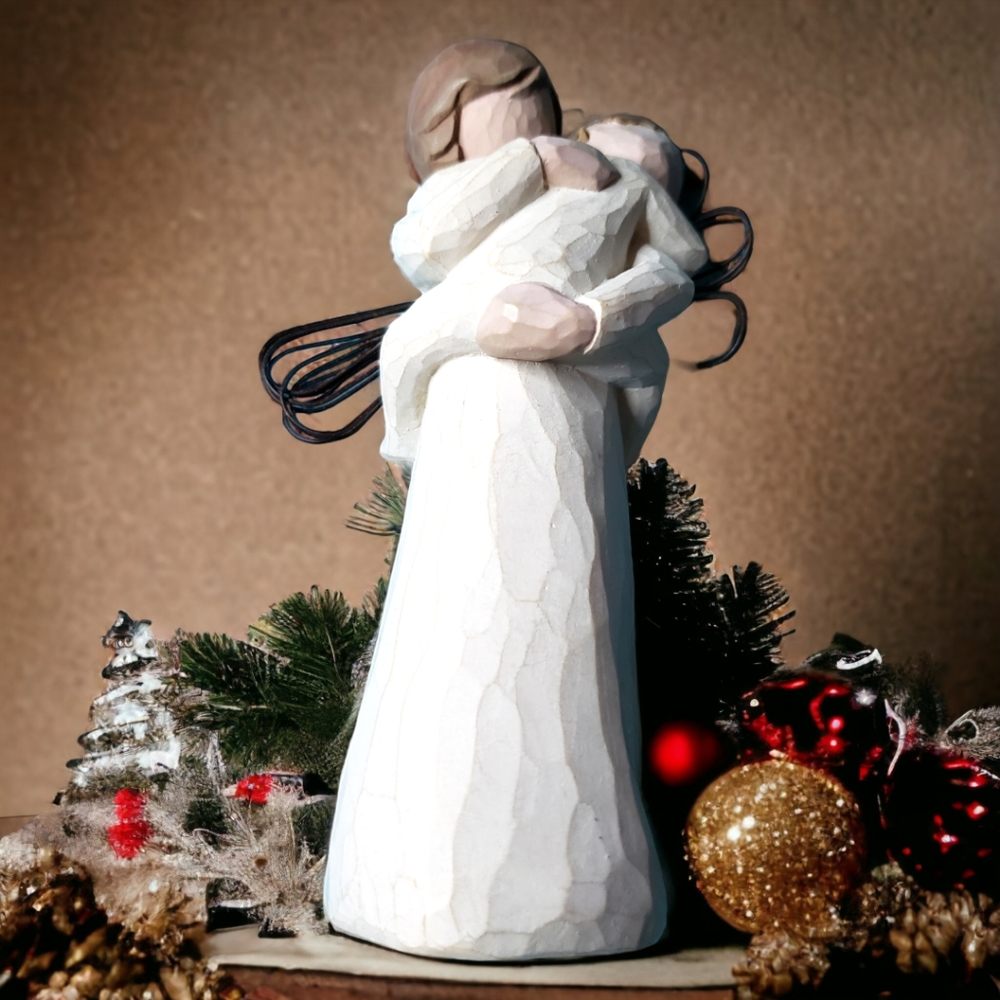 Angel's Embrace Willow Tree Figurine by Susan Lordi 4.5" Tall (No Box)
